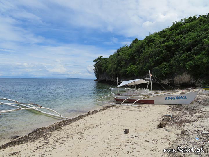 End of the beach, Pamilacan Island